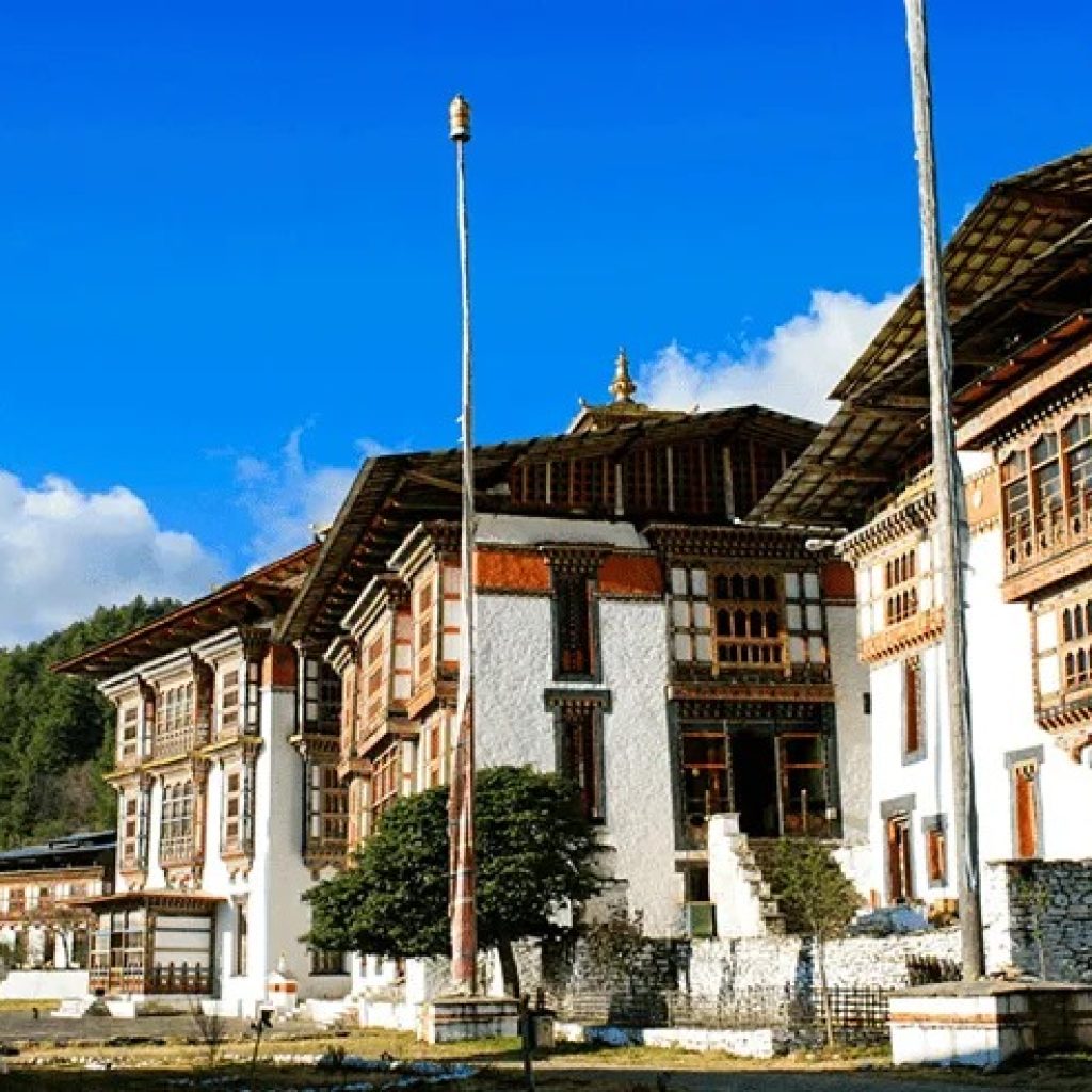 Explore Bhutan: Tailored Tours for an Enchanting Himalayan Escape