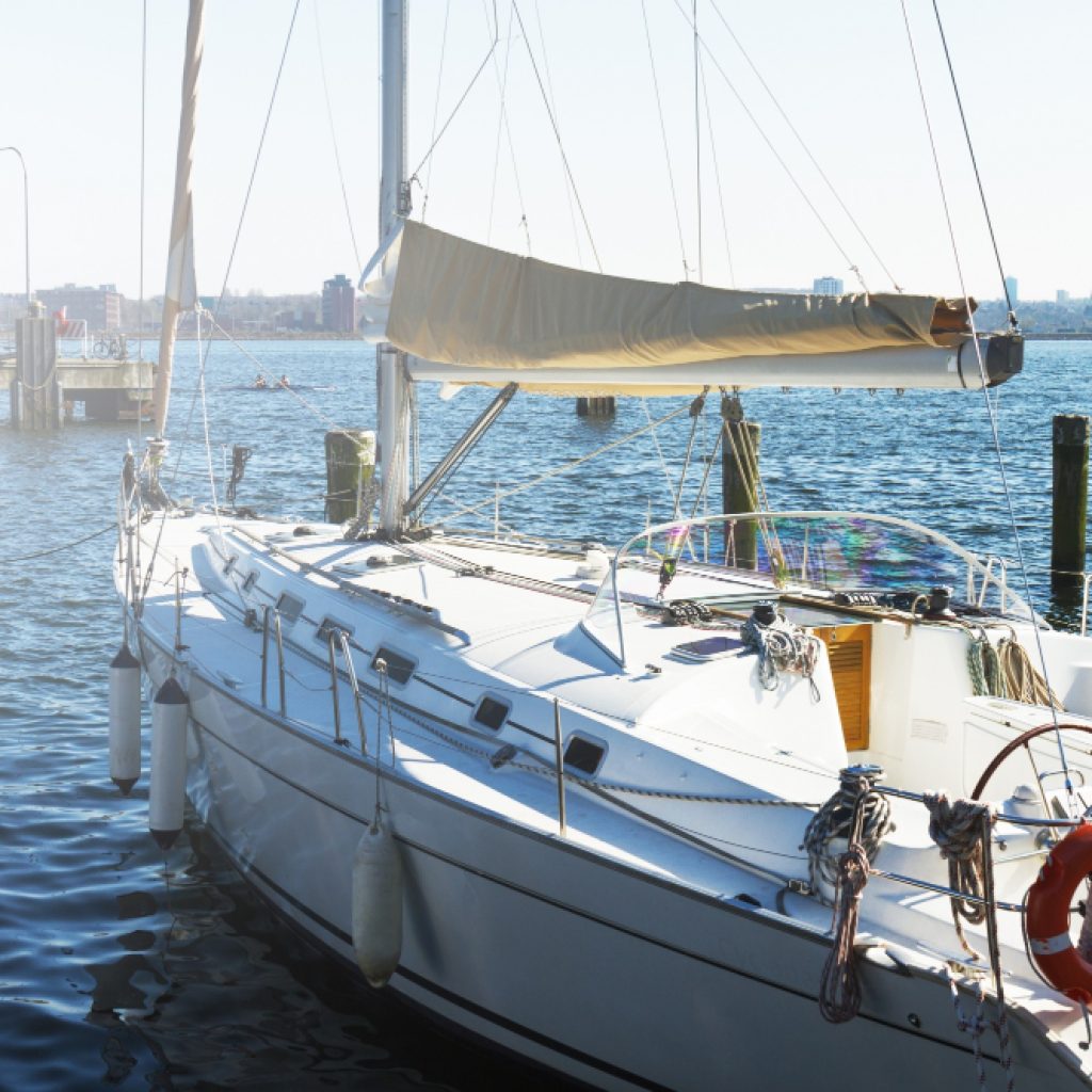 Affordable Dubai Yacht Charters: Luxury Without the Hefty Price Tag