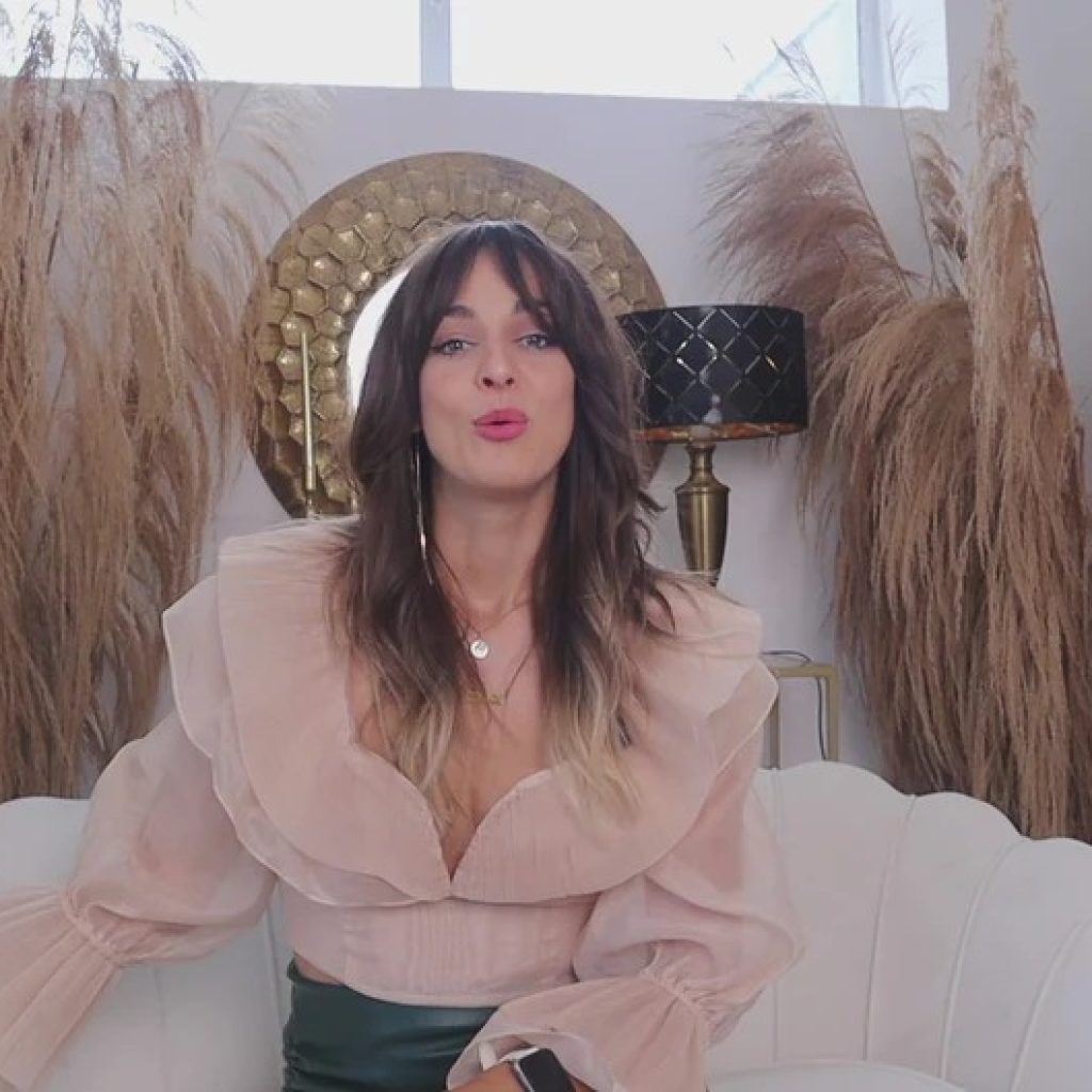 Elevate Your Style: Expert Wardrobe Guidance and Curated Outfits
