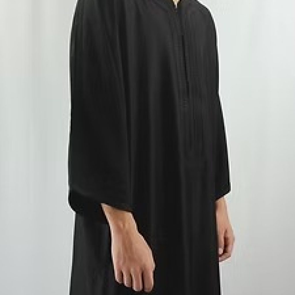 Elegant Moroccan Robes for UK Wearers: Timeless Style and Craftsmanship