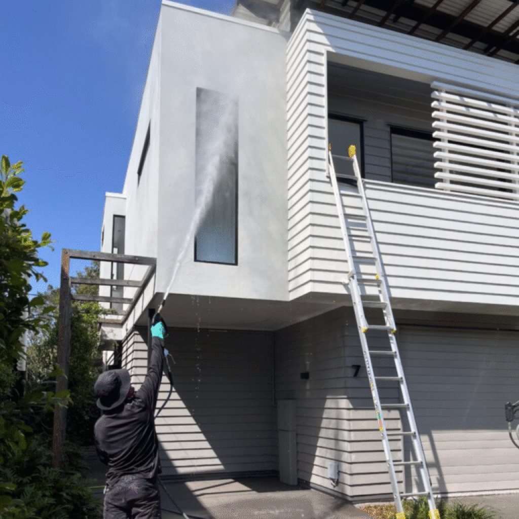 Top Brisbane Gutter Cleaning Experts for Safe, Efficient Service