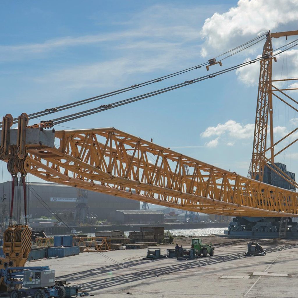 Affordable Lifting Solutions: Compare crane hire costs and options