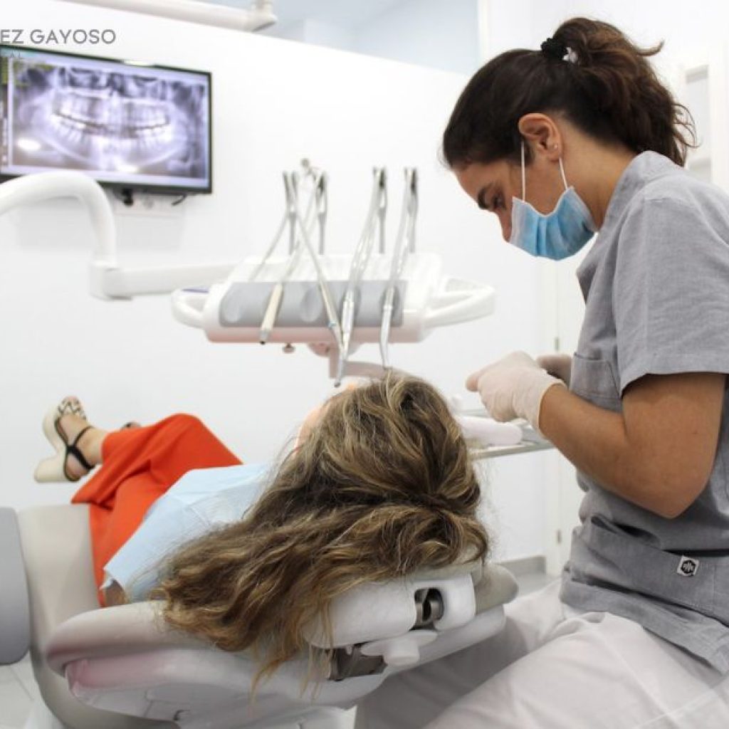 Cuidado dental en Bollullos: clínica de confianza y ofertas especiales