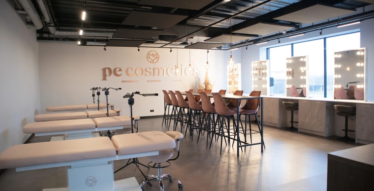 Vergelijking brow lamination en servicekeuze voor salons