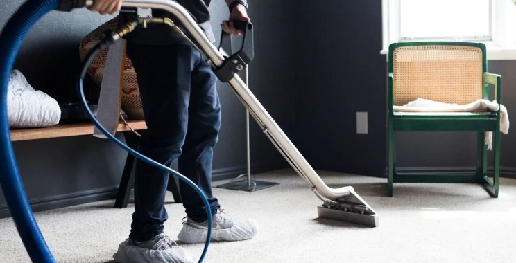 Praktische gids voor stoffen meubels reinigen en onderhouden